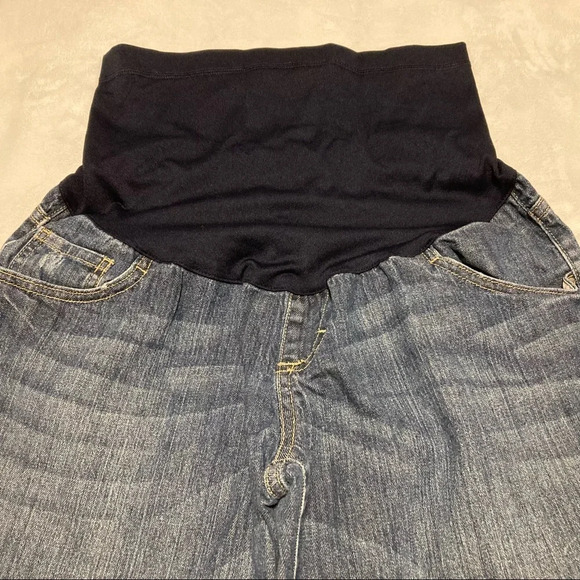 Liz Lange Maternity Full Panel Crop Jeans 2 - Picture 2 of 15
